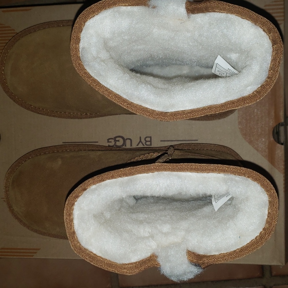 Koolaburra by UGG K Victoria Short Chestnut 5 NWT - Picture 6 of 13